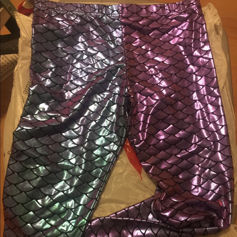 Mermaid scale leggings 🧜🏼‍♀️🐚